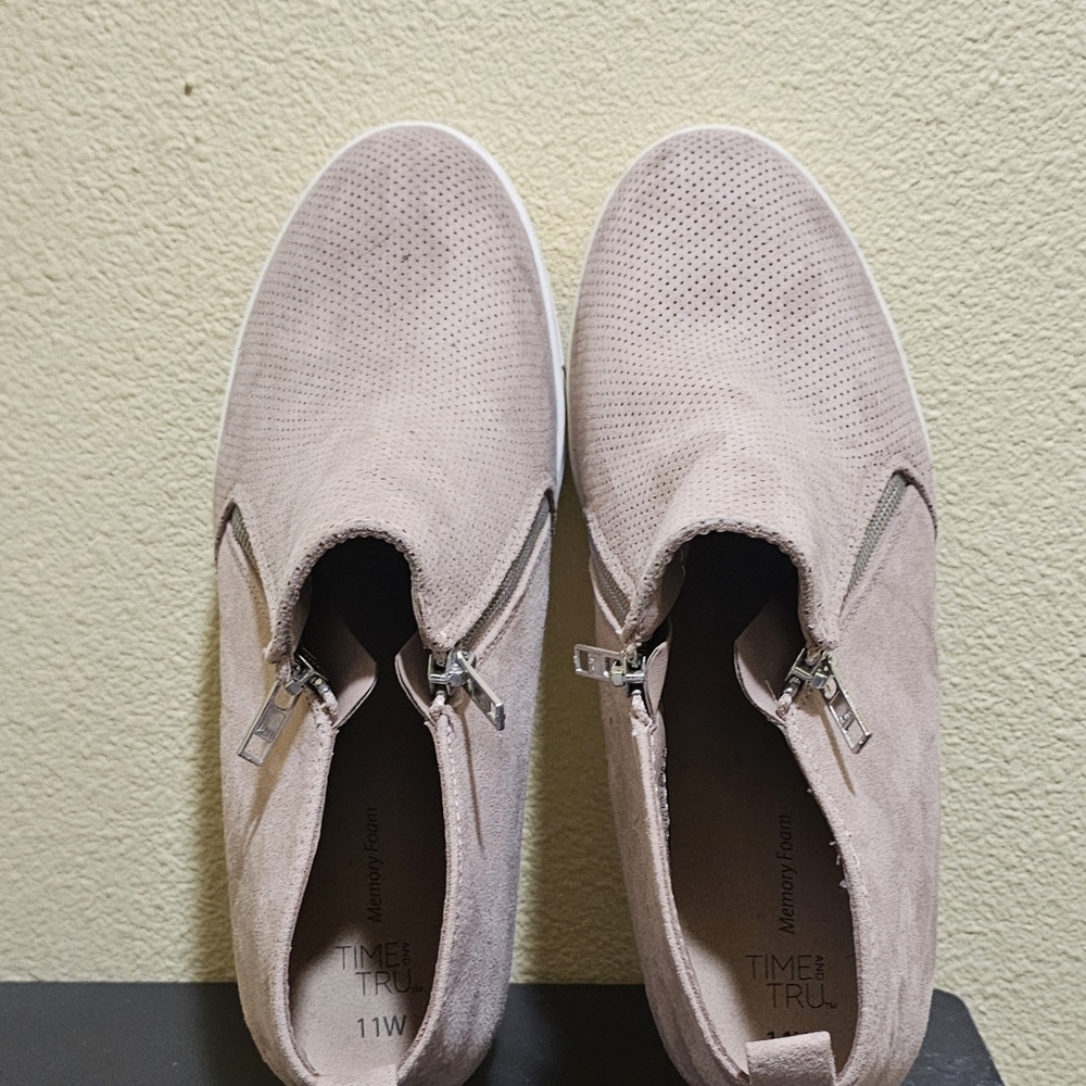 Womens Shoes